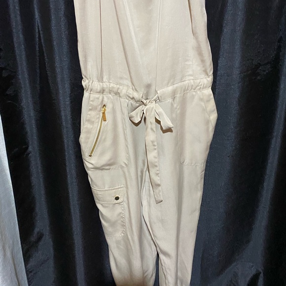 Cach’e beige romper - Picture 3 of 9